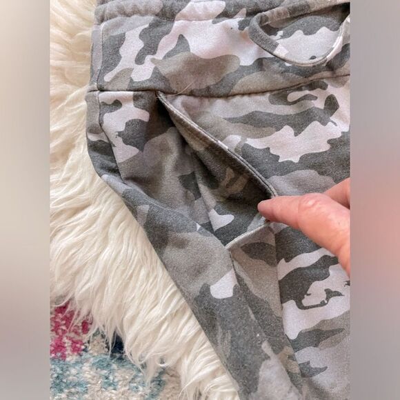 Chaser Camouflage Skort/Shorts Gray Small - Picture 6 of 10